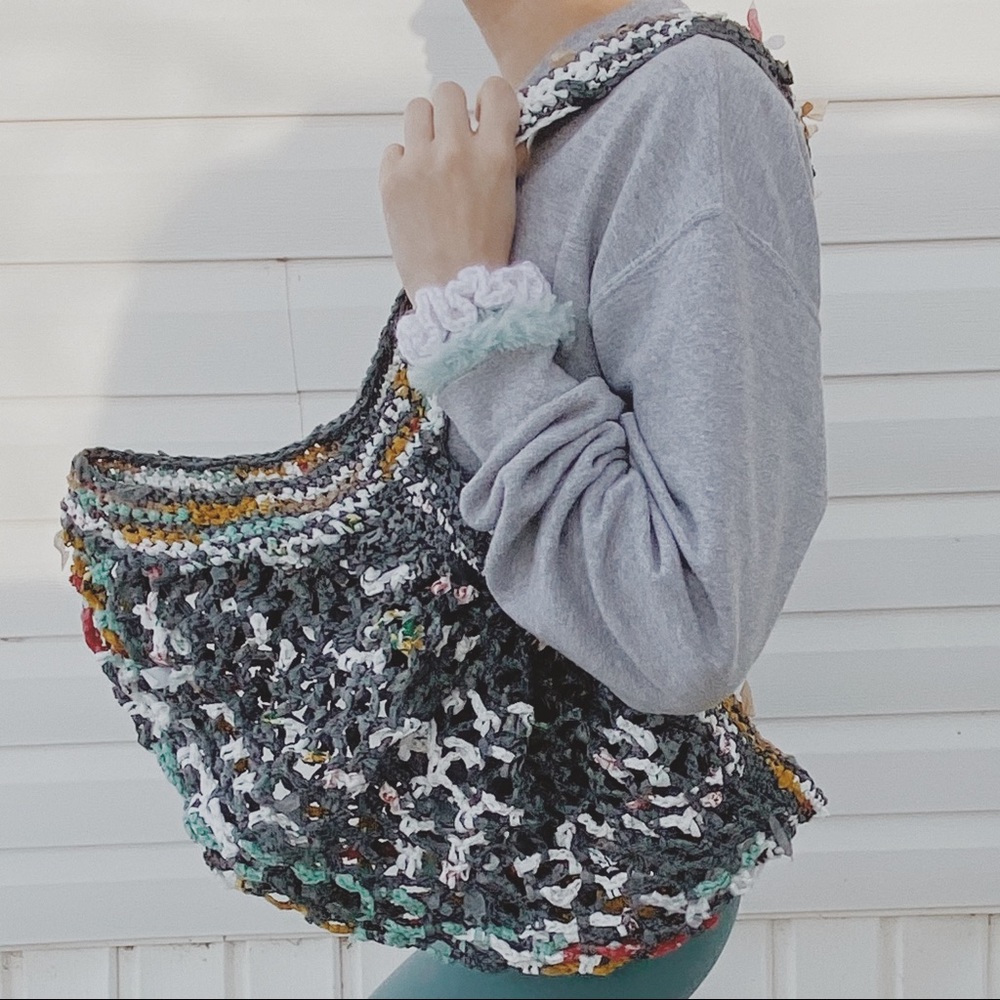 reusable trashion bag (plastic made-stretchy)